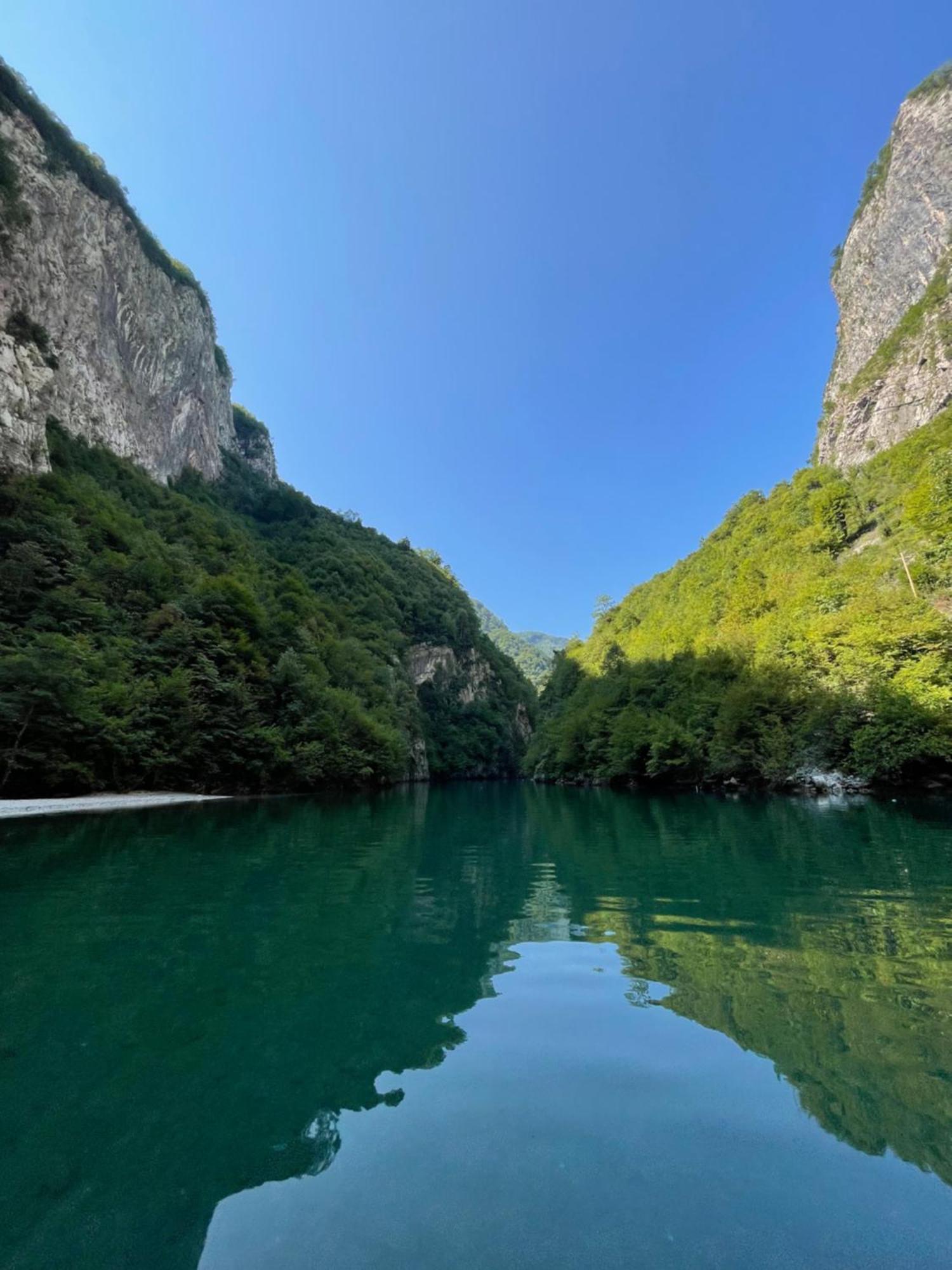 Guri I Lekes Guesthouse Shkodra Kültér fotó