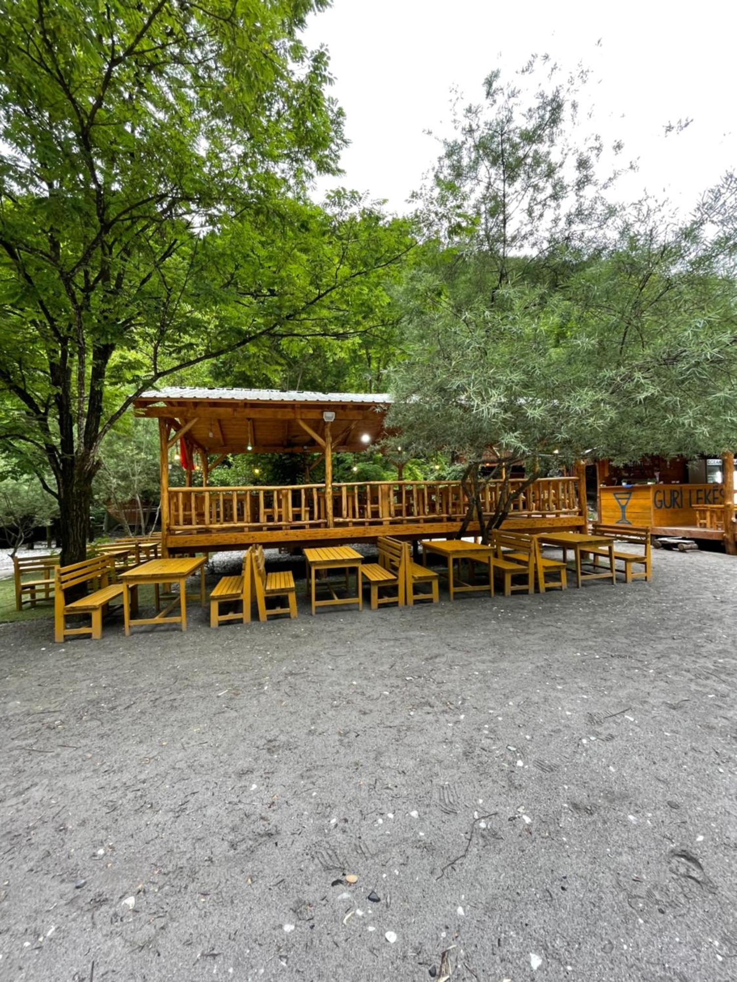 Guri I Lekes Guesthouse Moll' e Shoshit Kültér fotó