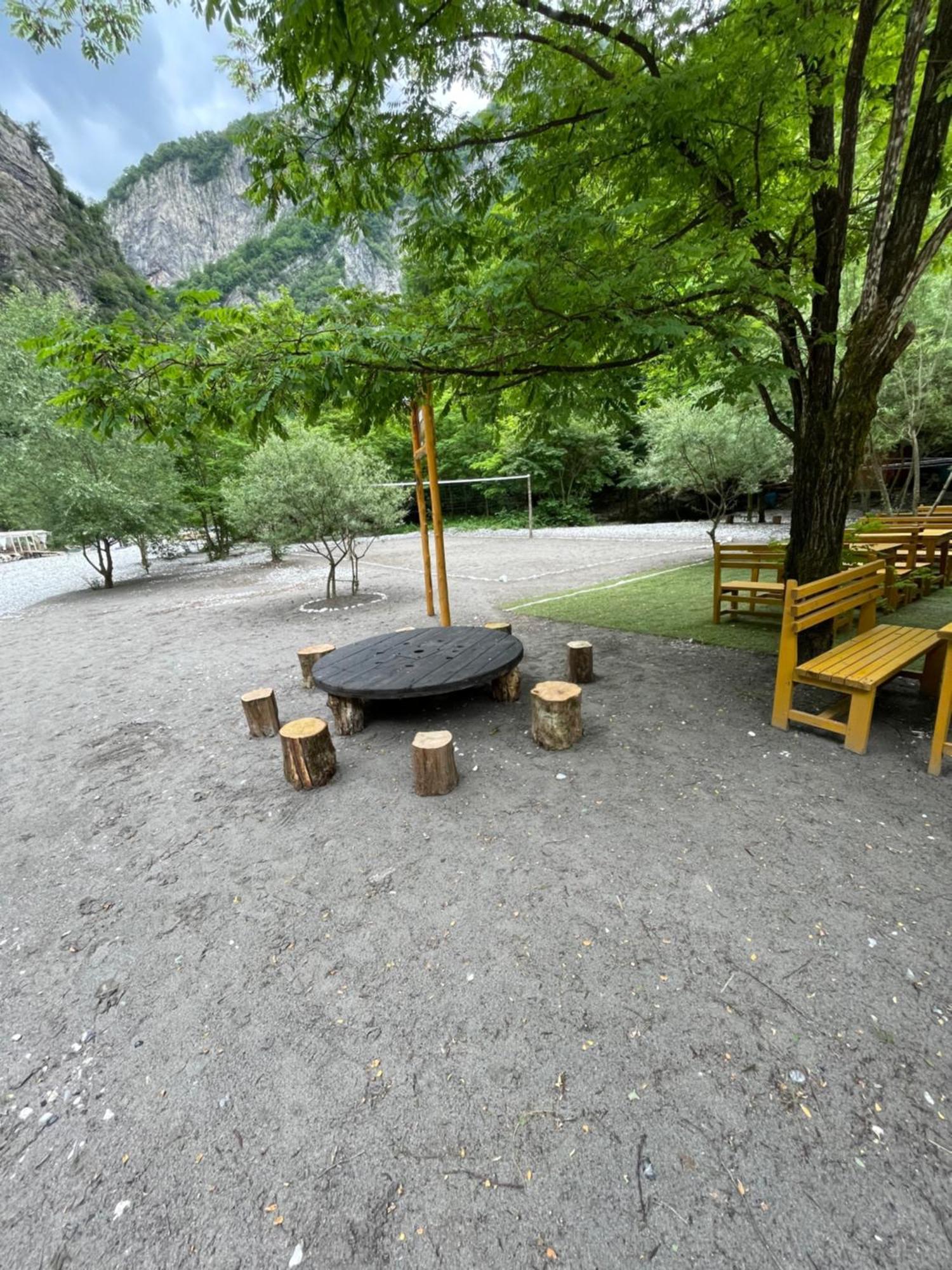 Guri I Lekes Guesthouse Moll' e Shoshit Kültér fotó