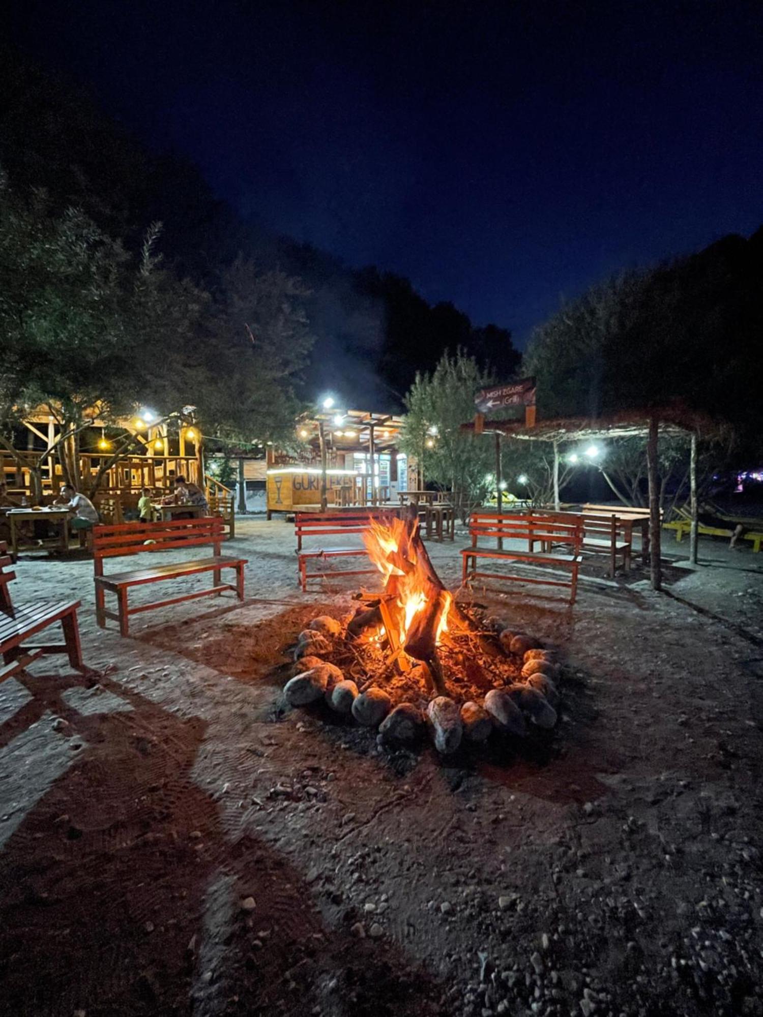 Guri I Lekes Guesthouse Moll' e Shoshit Kültér fotó