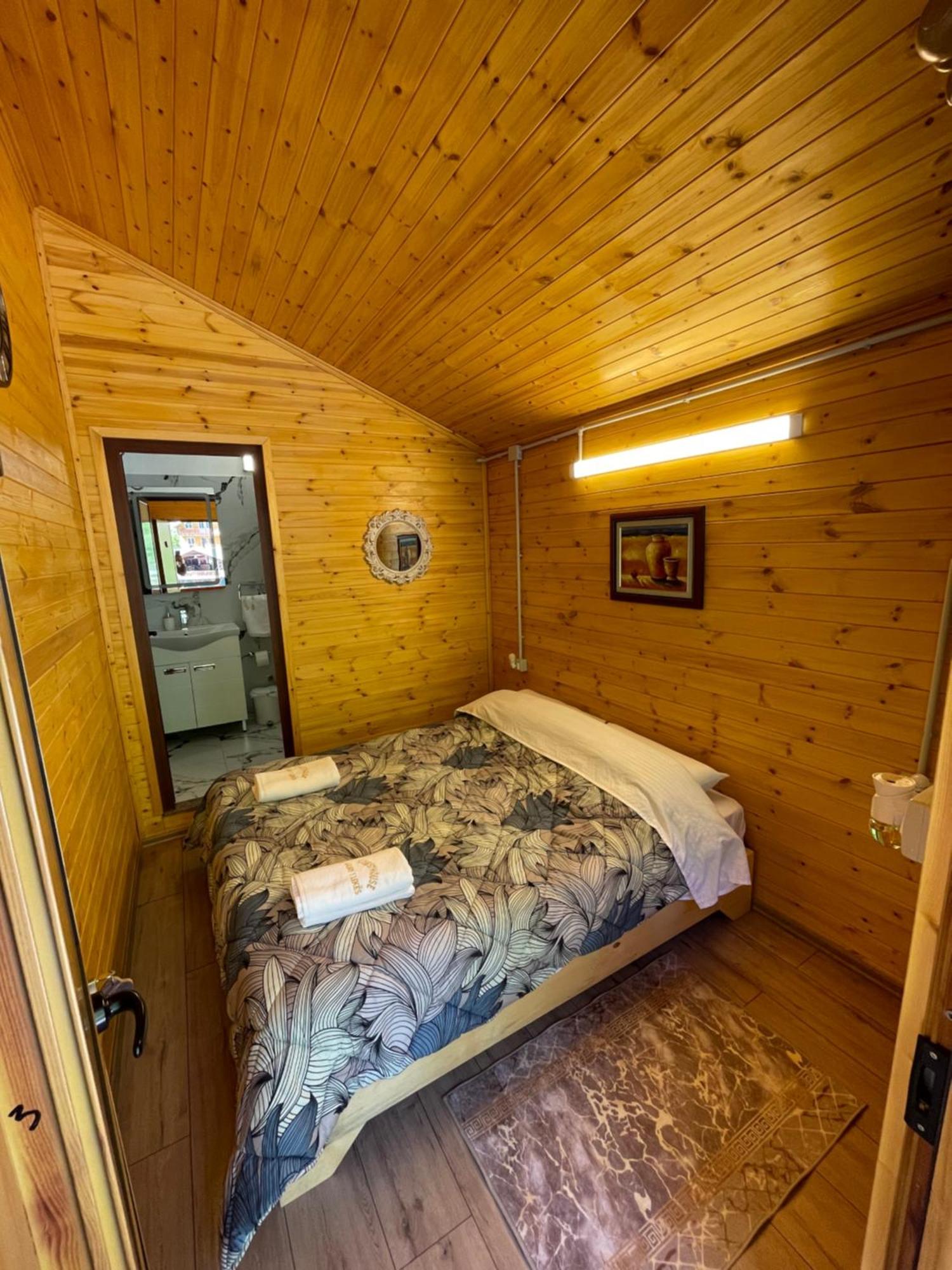 Guri I Lekes Guesthouse Moll' e Shoshit Kültér fotó